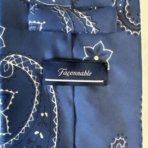 Façonnable Tie Blue Paisley Floral Pattern 100% Silk – Made in Italy 58”L  3.5”W